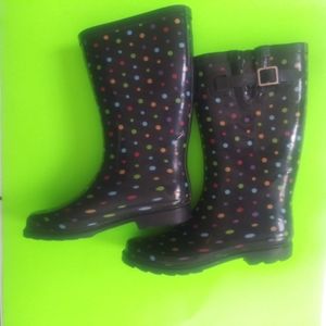 RAIN BOOTS